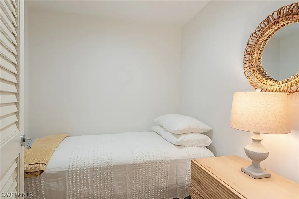 8665 Bay Colony Drive Naples FL 34108