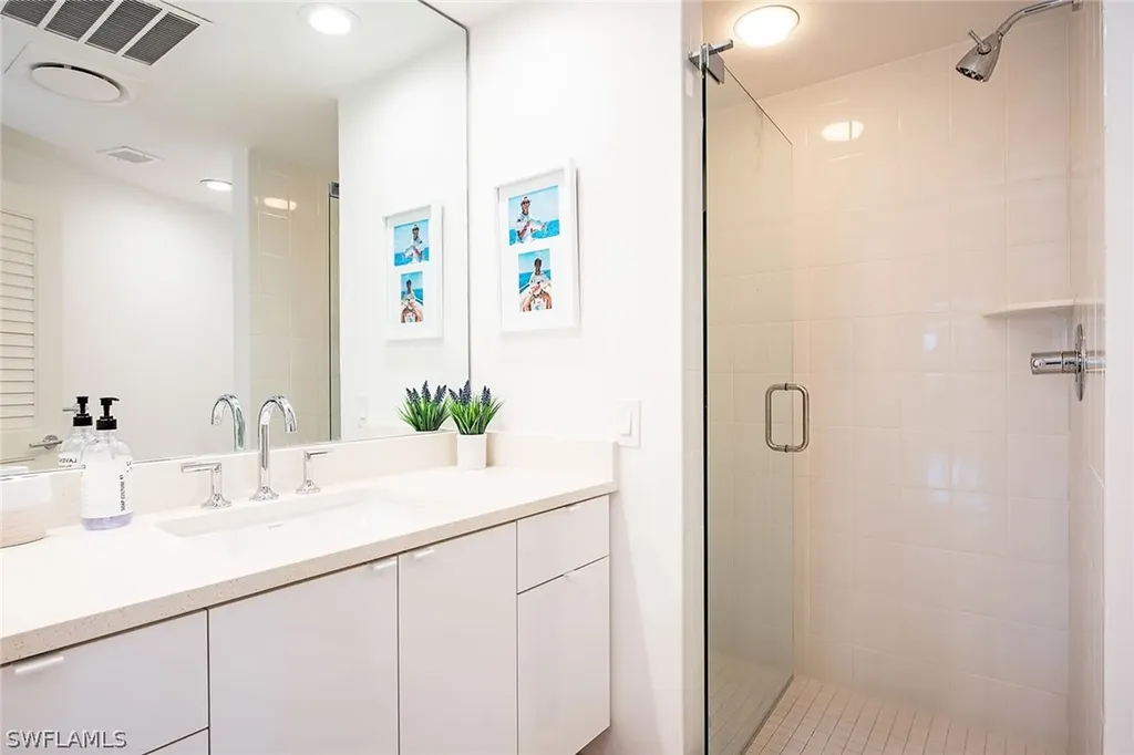 8665 Bay Colony Drive Naples FL 34108