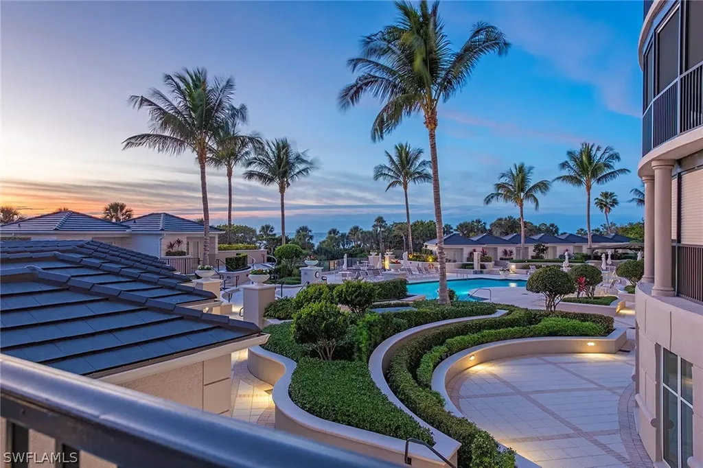 8665 Bay Colony Drive Naples FL 34108