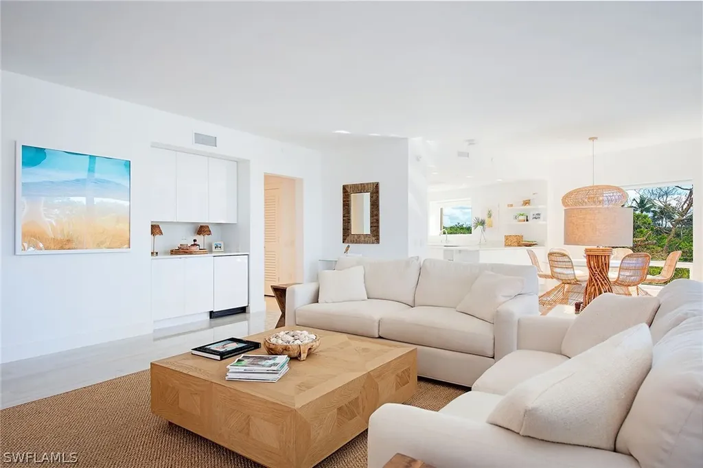 8665 Bay Colony Drive Naples FL 34108