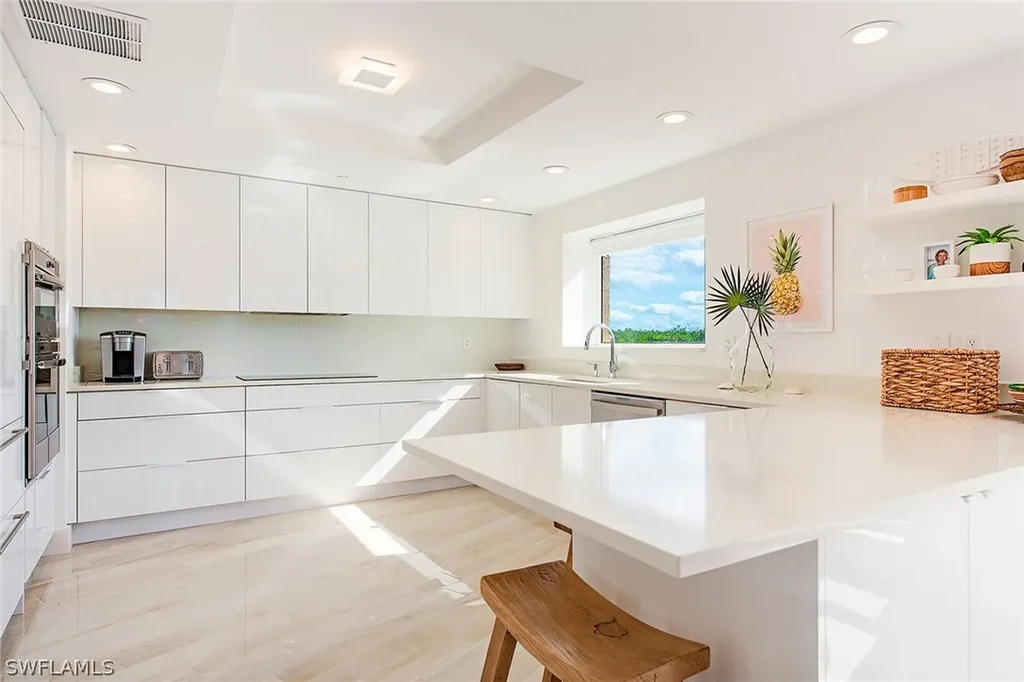 8665 Bay Colony Drive Naples FL 34108