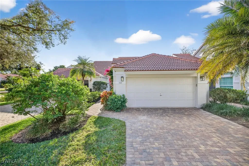 163 Amblewood Lane Naples FL 34105