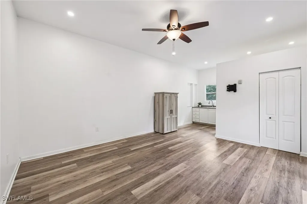 740 15th Street NW Naples FL 34120