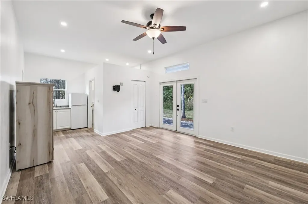 740 15th Street NW Naples FL 34120