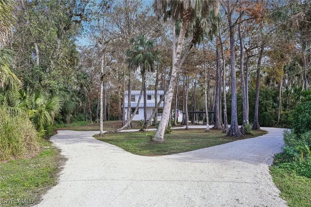 740 15th Street NW Naples FL 34120