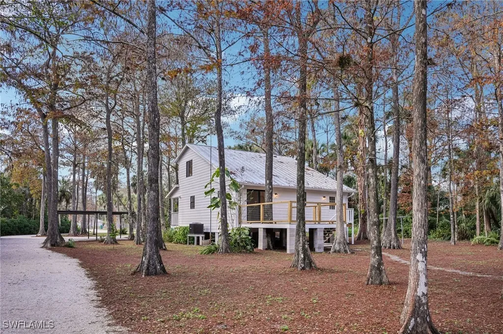 740 15th Street NW Naples FL 34120