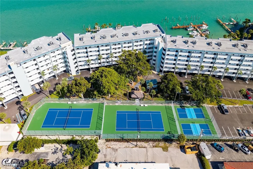 1085 Bald Eagle Drive Marco Island FL 34145