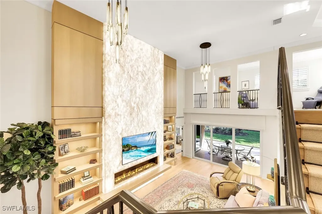 Naples FL, 6777 Southern Oak Court