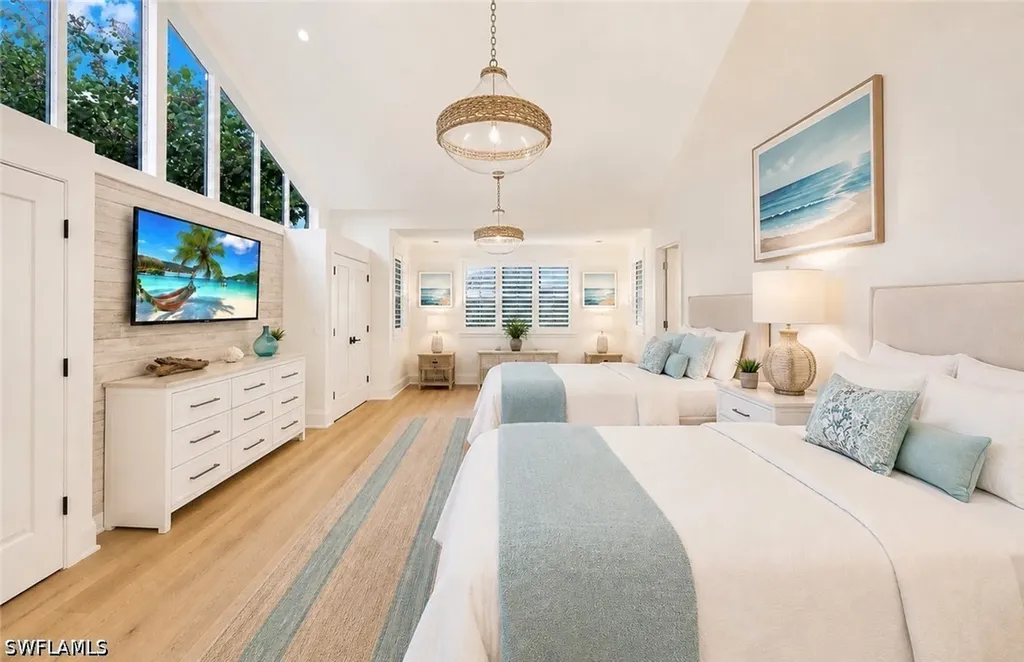 6777 Southern Oak Court Naples FL 34109