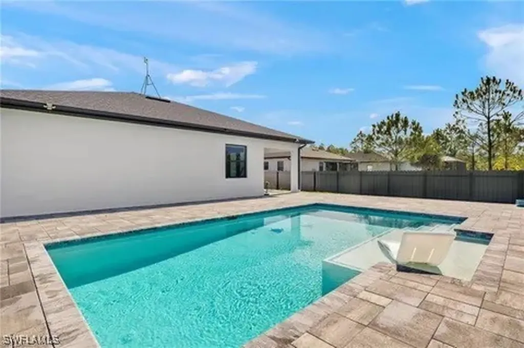 2552 70th Avenue NE Naples FL 34120