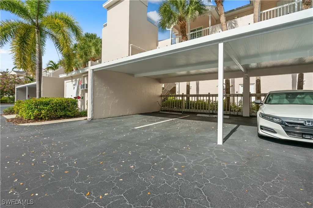 2711 Citrus Lake Drive Naples FL 34109