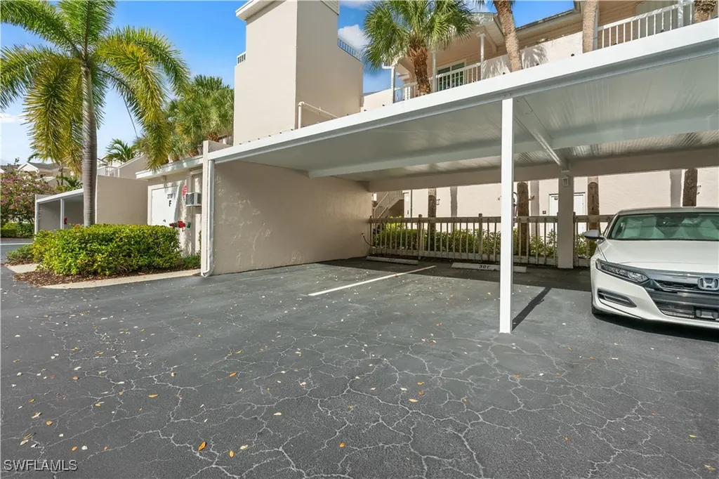 2711 Citrus Lake Drive Naples FL 34109