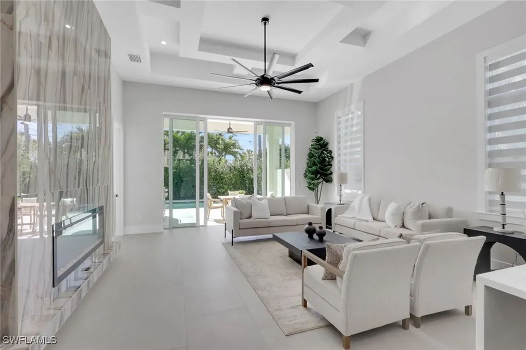 522 98th Avenue N Naples FL 34108