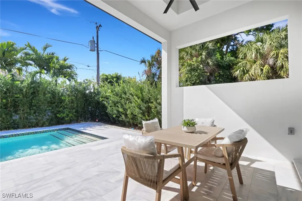 522 98th Avenue N Naples FL 34108