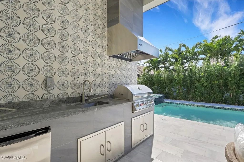 522 98th Avenue N Naples FL 34108
