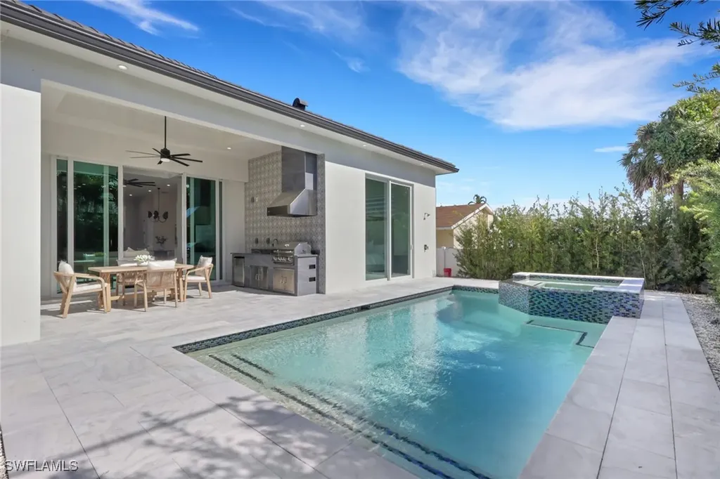 522 98th Avenue N Naples FL 34108