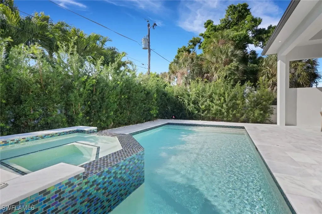 522 98th Avenue N Naples FL 34108