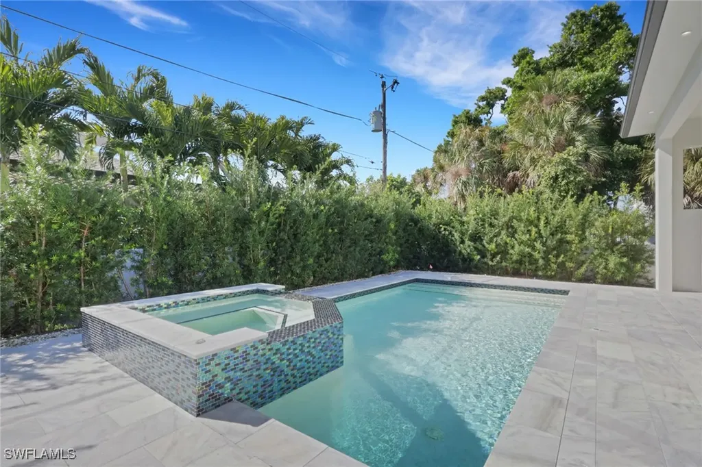 522 98th Avenue N Naples FL 34108