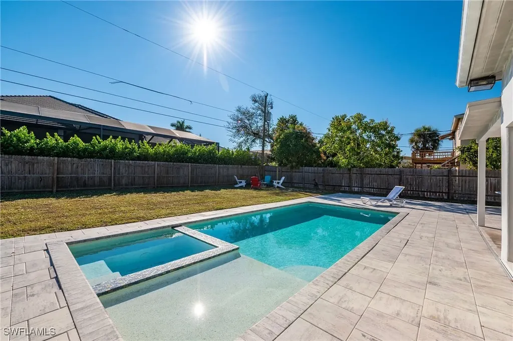 714 105th Avenue N Naples FL 34108