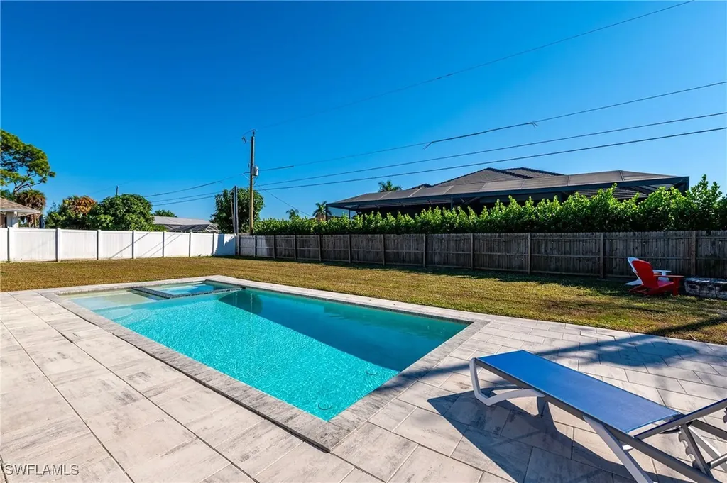 714 105th Avenue N Naples FL 34108
