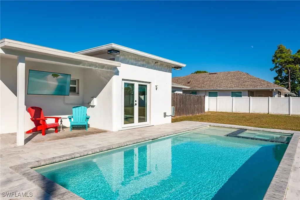 714 105th Avenue N Naples FL 34108