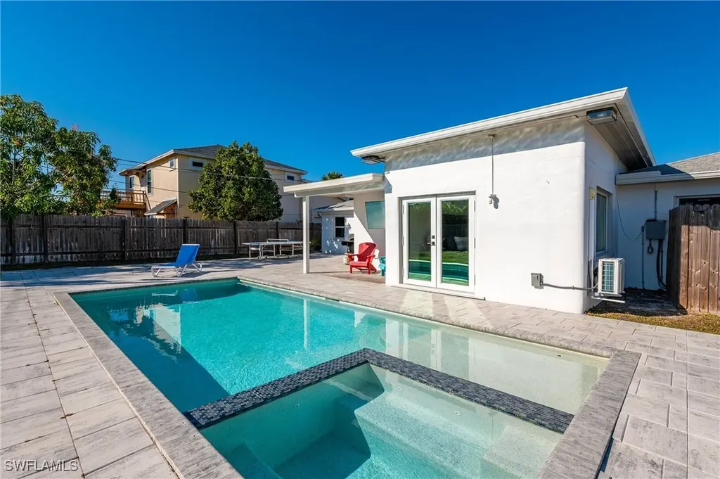 714 105th Avenue N Naples FL 34108