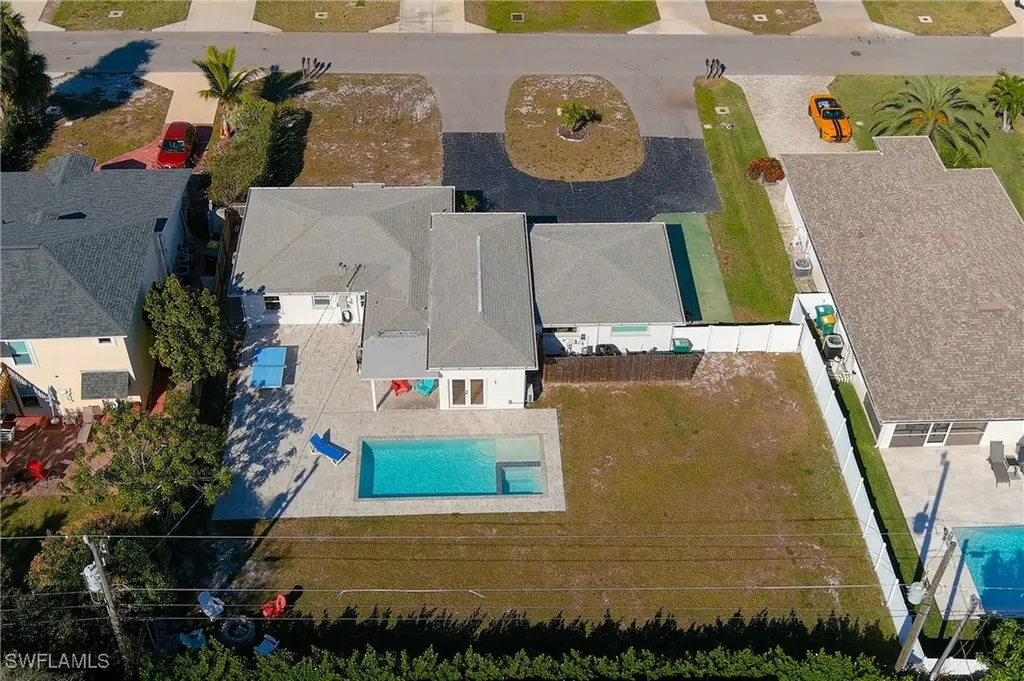 714 105th Avenue N Naples FL 34108