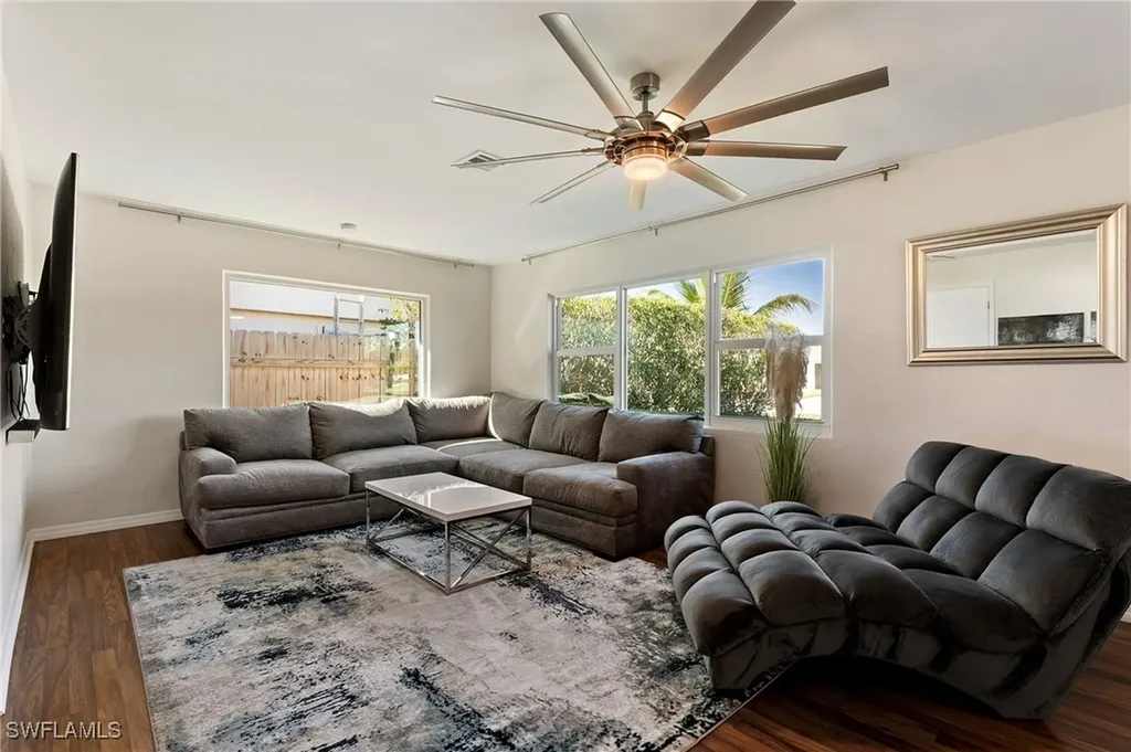 714 105th Avenue N Naples FL 34108