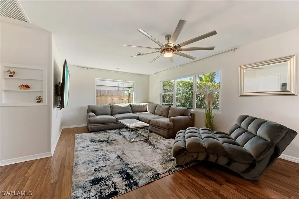 714 105th Avenue N Naples FL 34108
