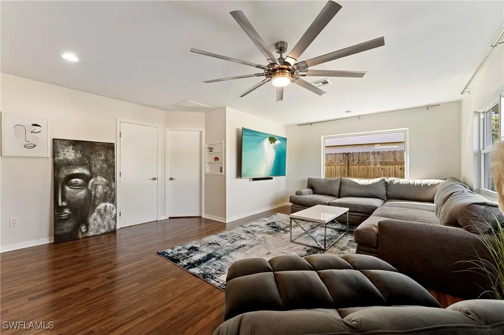 714 105th Avenue N Naples FL 34108