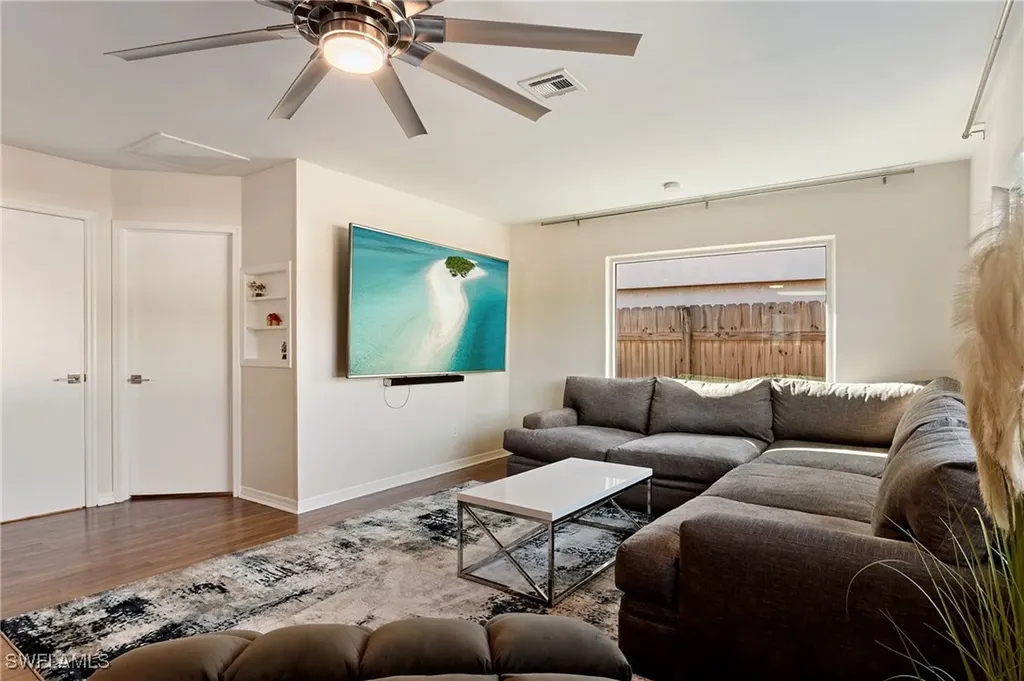 714 105th Avenue N Naples FL 34108