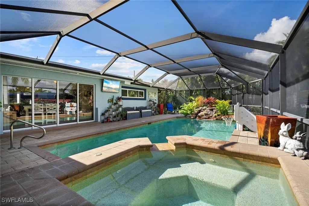 101 SE 41st Terrace Cape Coral FL 33904