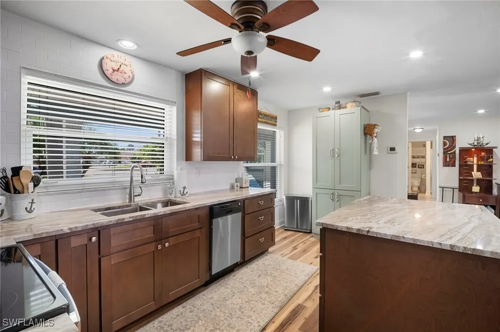 101 SE 41st Terrace Cape Coral FL 33904