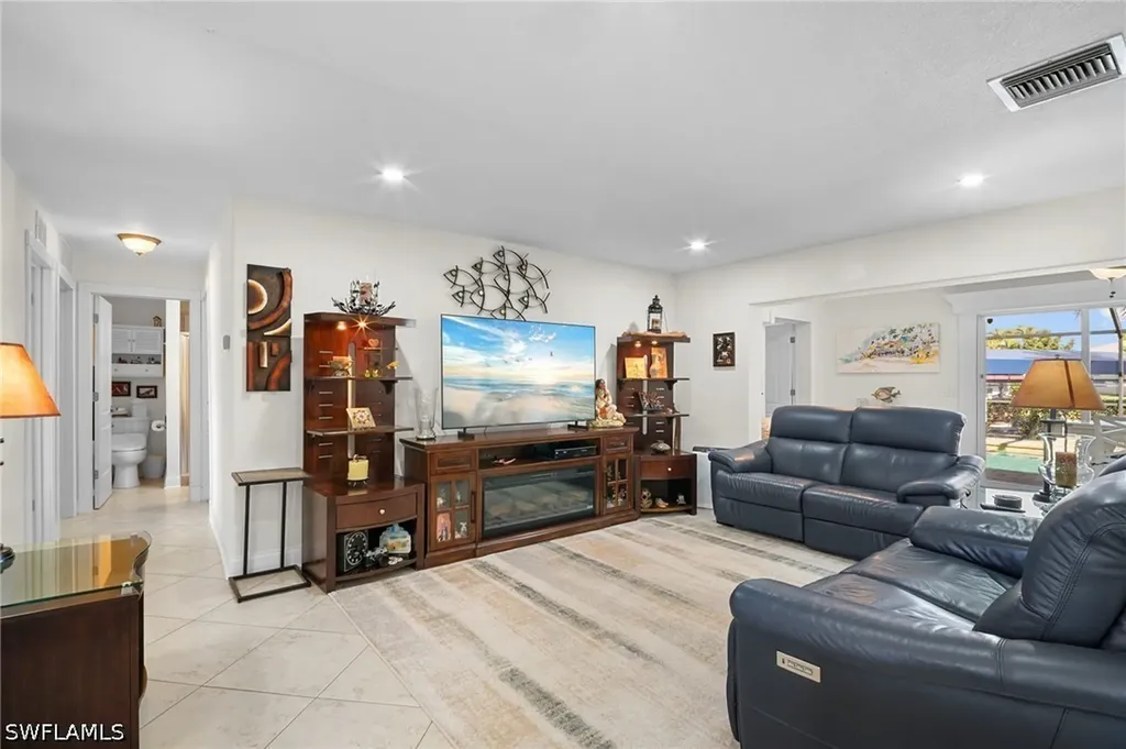 101 SE 41st Terrace Cape Coral FL 33904