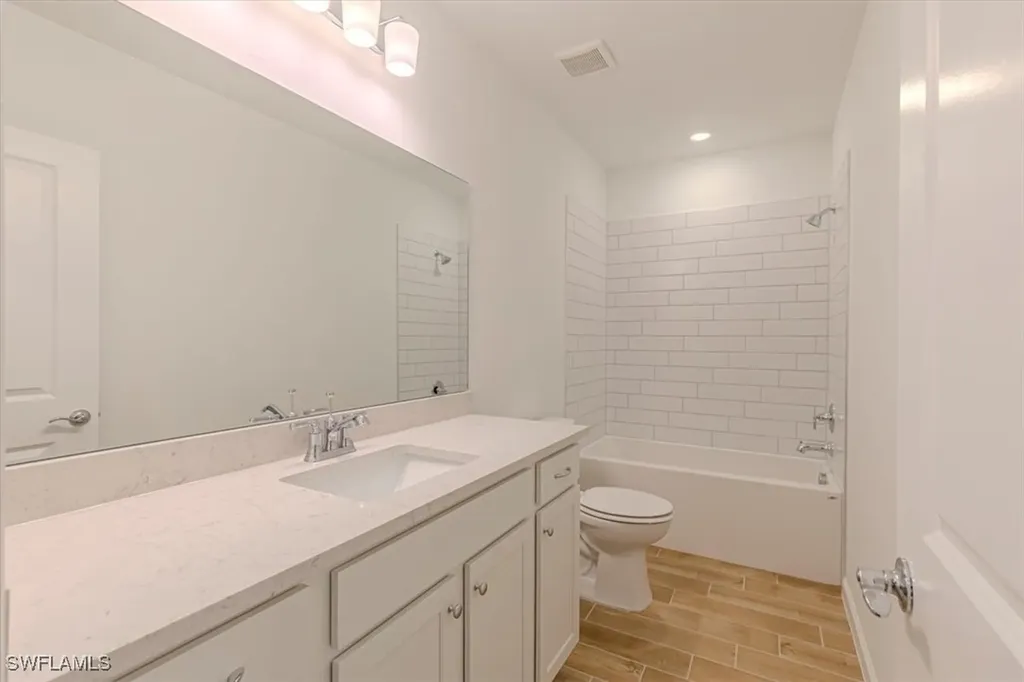 27842 Solis Grande Drive Bonita Springs FL 34135