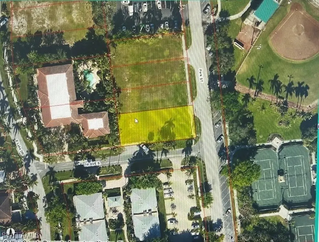 680 Park Street Naples FL 34102