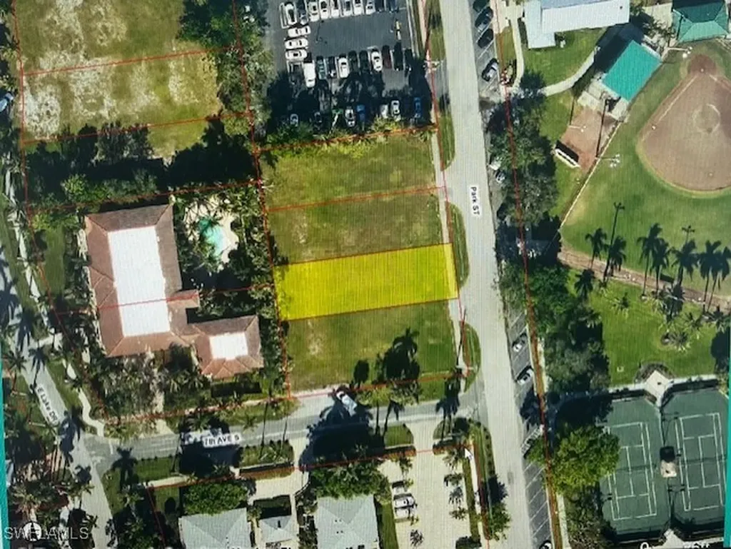 670 Park Street Naples FL 34102