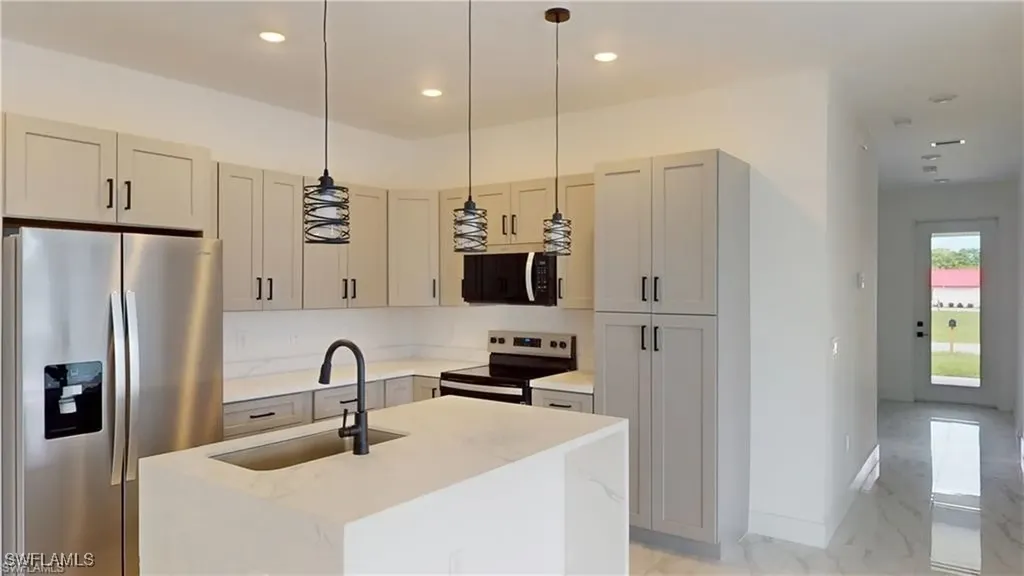 2045 Carver Avenue Fort Myers FL 33916