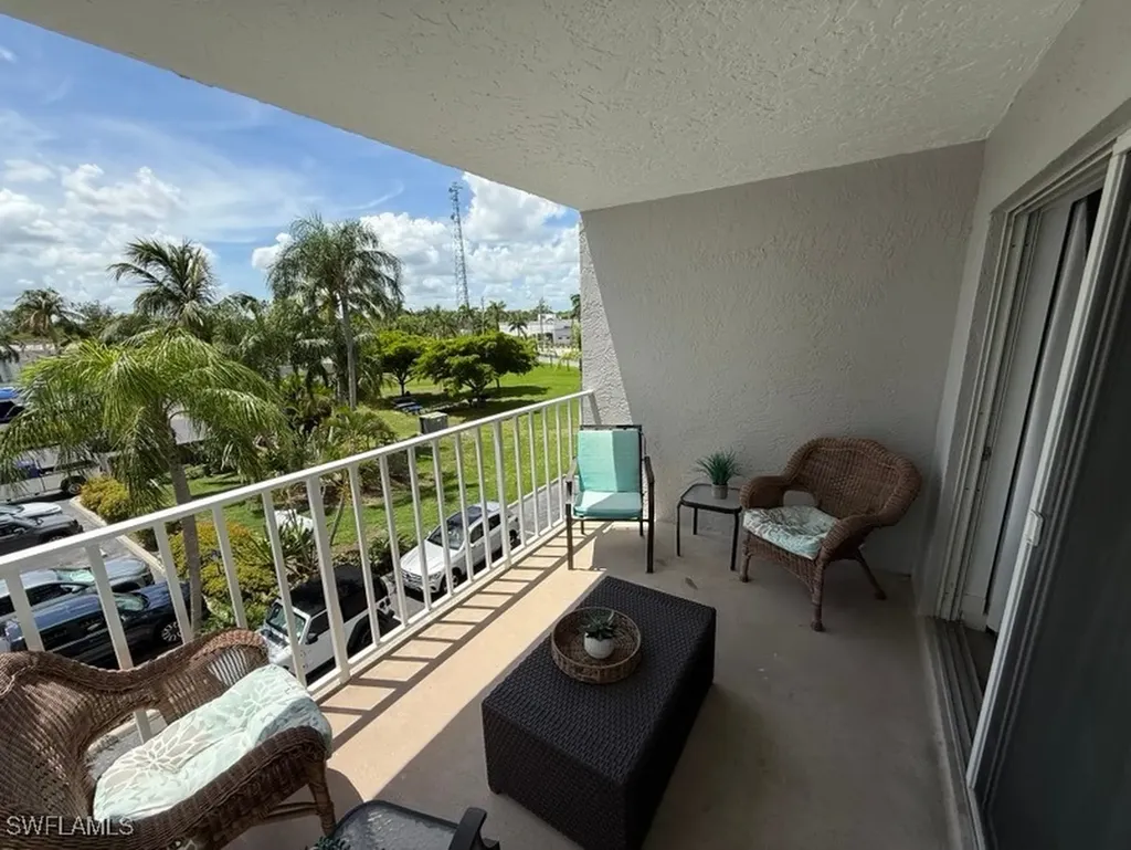 2875 Palm Beach Boulevard Fort Myers FL 33916