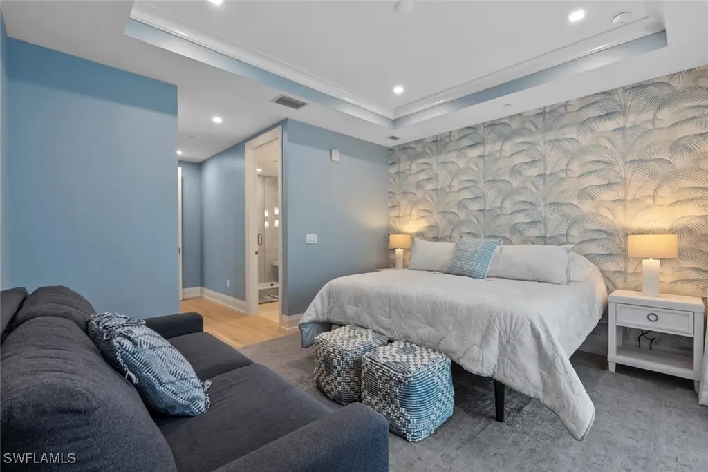 1820 Gulf Shore Boulevard N Naples FL 34102