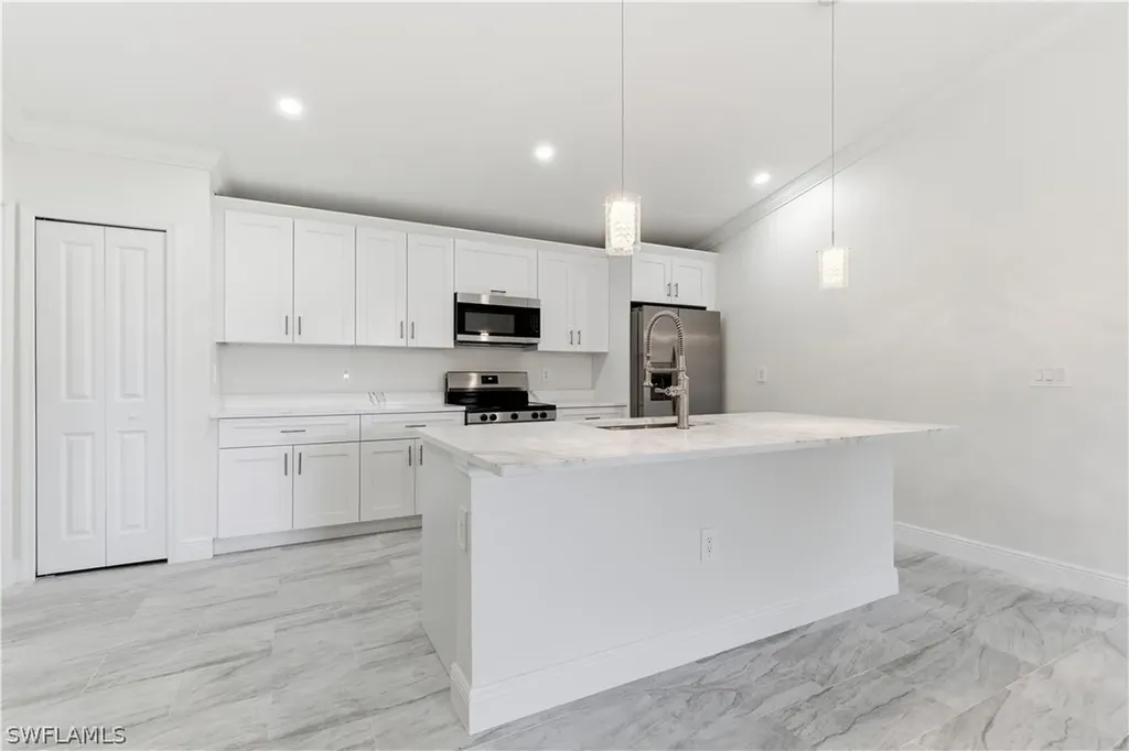 2141 Davis Street Fort Myers FL 33916