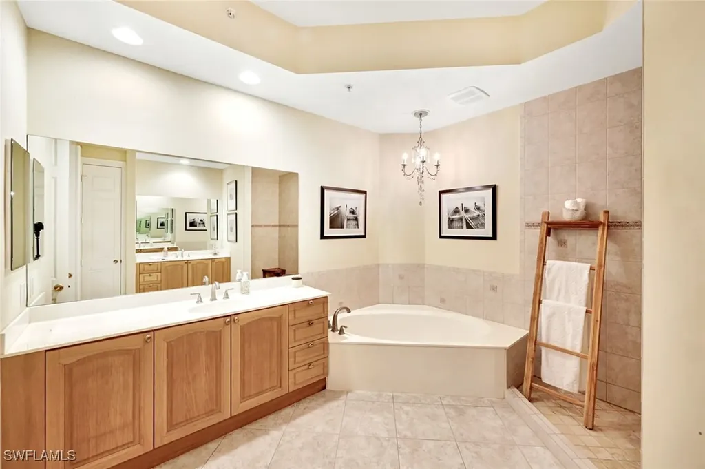 9002 Cascada Way Naples FL 34114