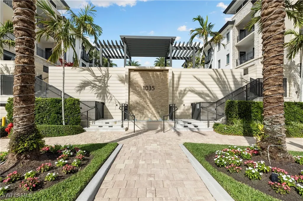 1035 3rd Avenue S Naples FL 34102