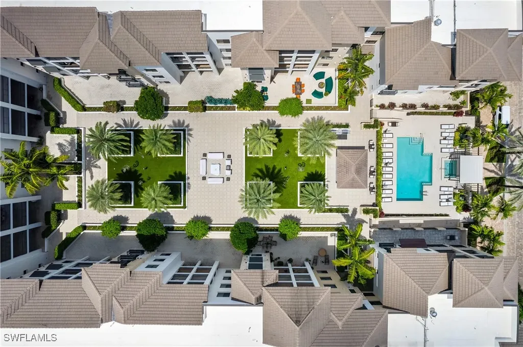 1035 3rd Avenue S Naples FL 34102