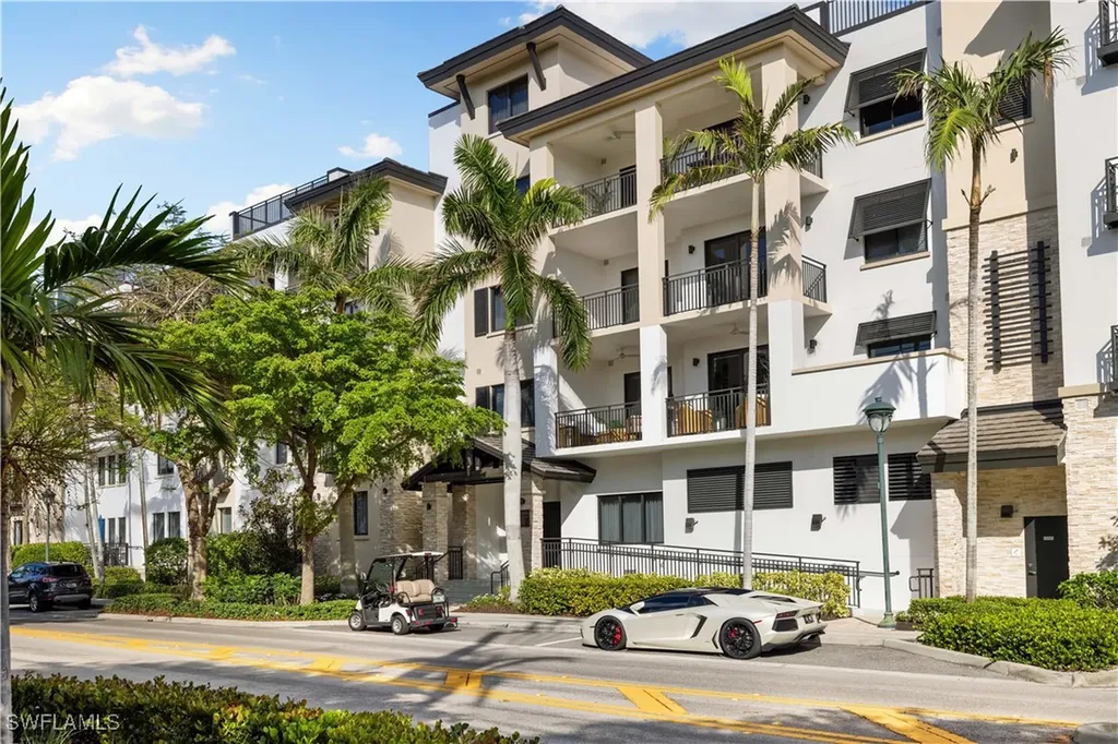 1035 3rd Avenue S Naples FL 34102