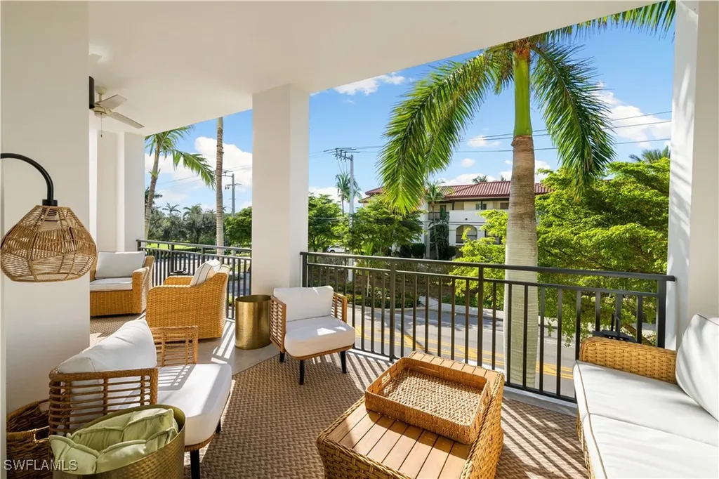 1035 3rd Avenue S Naples FL 34102