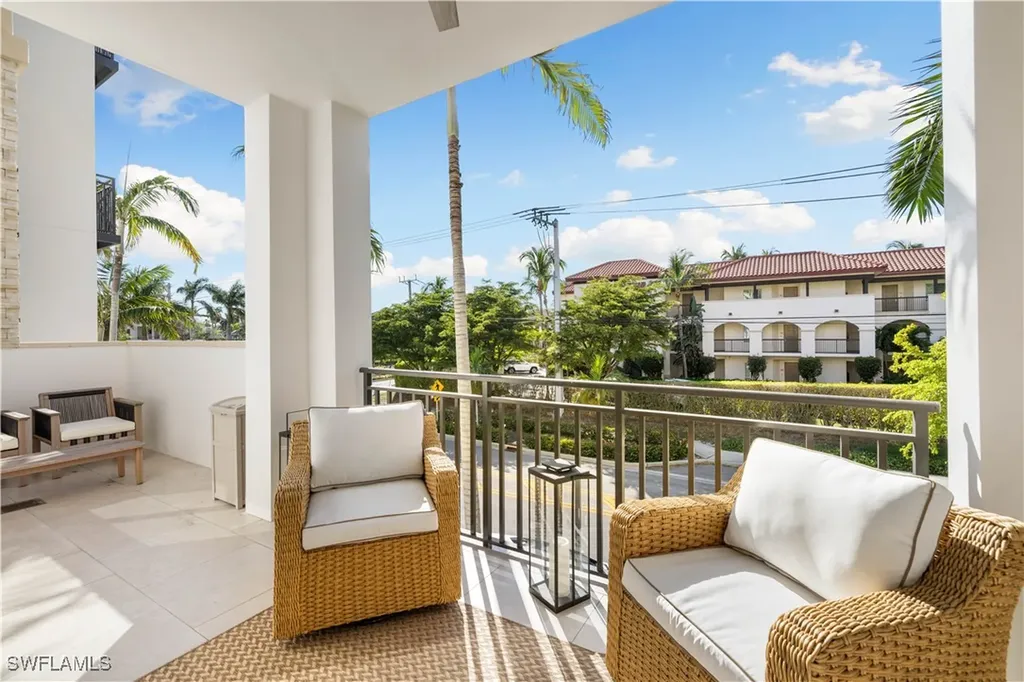 1035 3rd Avenue S Naples FL 34102