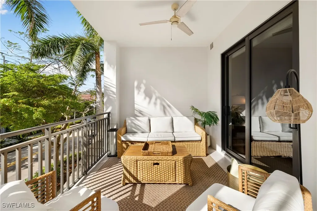 1035 3rd Avenue S Naples FL 34102