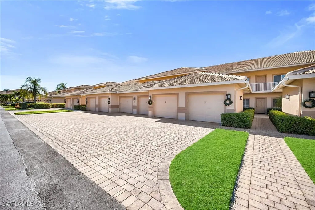 9113 Michael Circle Naples FL 34113