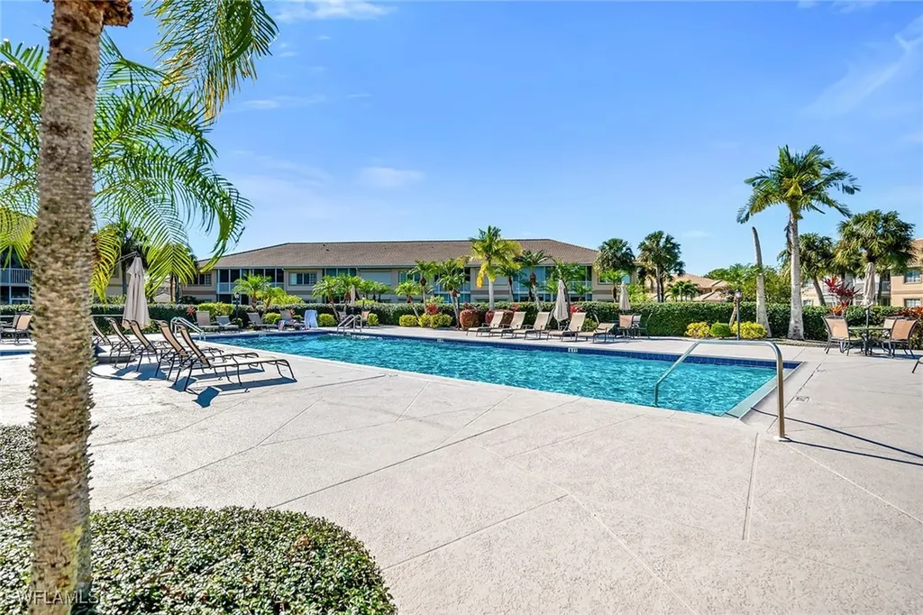 9113 Michael Circle Naples FL 34113